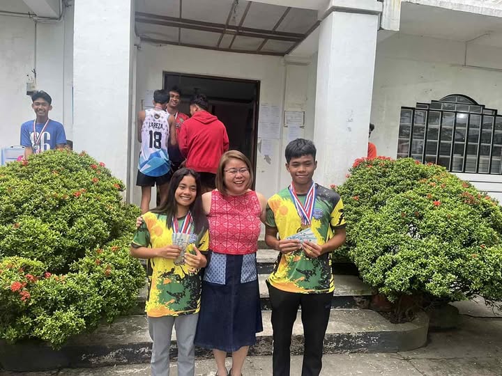 Aton gin Congratulate an Swimming Team han DuLag  ha nakaLabay nga Leyte Provincial Meet 2024 nga gin dumara ha Burauen, Leyte. Congratulations ha aton mga GoLd, SiLver and Bronse medaList..